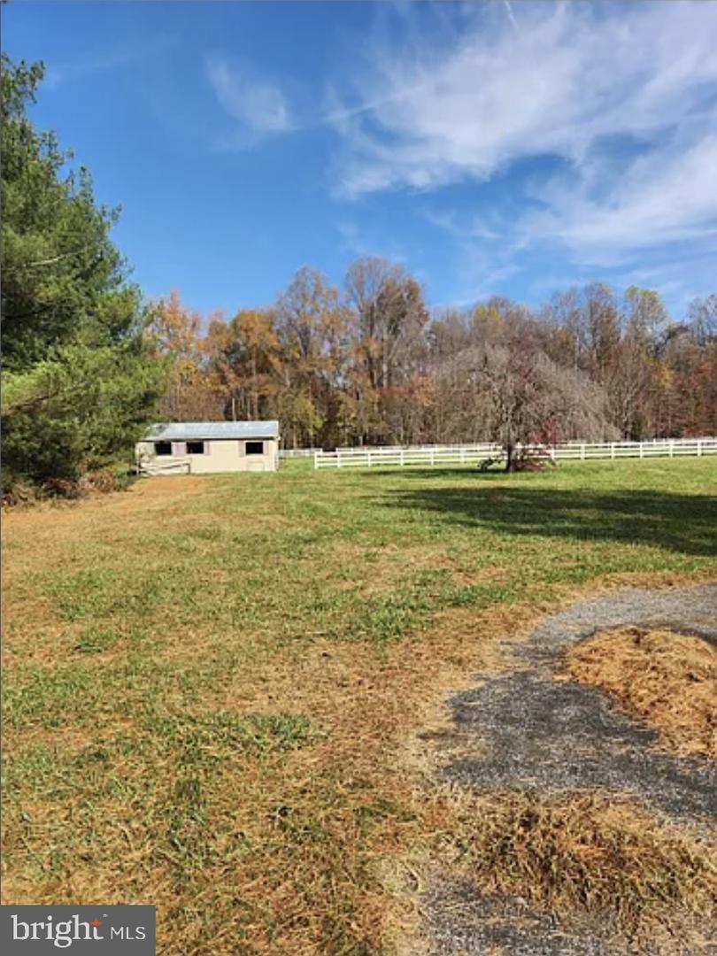 16400 Candy Hill Rd Property Photo 2