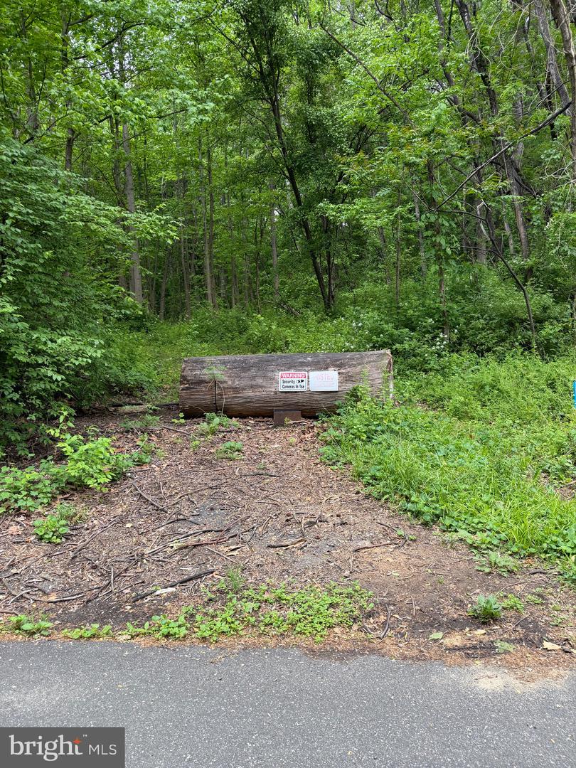 Hideout Ln Property Photo 1