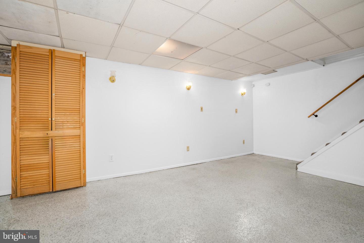 5803 Dewey Property Photo 34