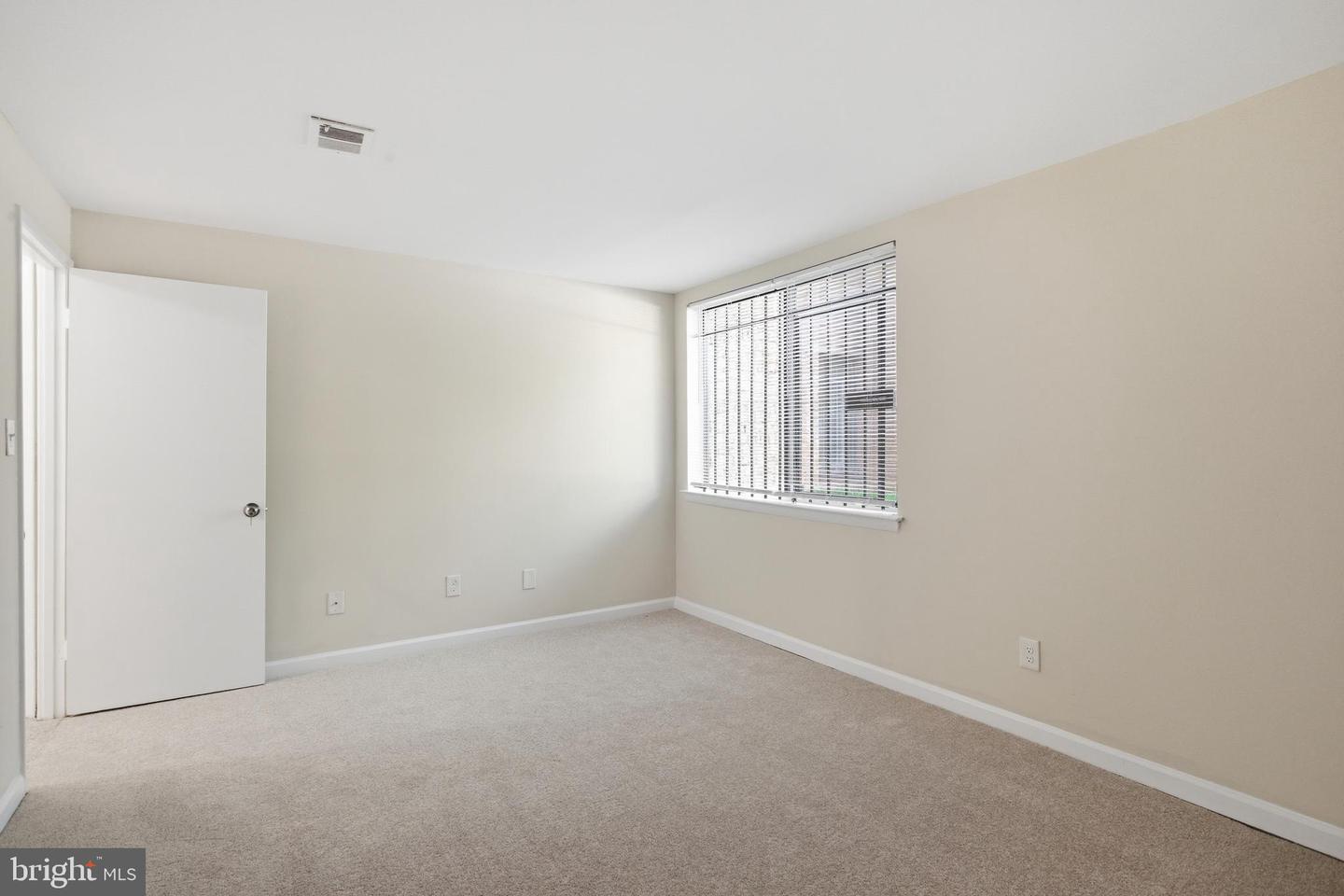 3305 Huntley Square Dr #c Property Photo 9