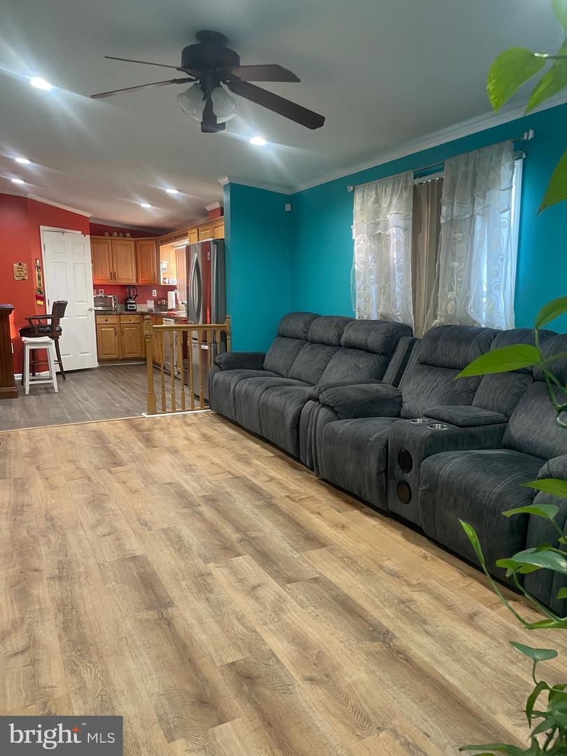 9412 Firtree Park St Property Photo 17