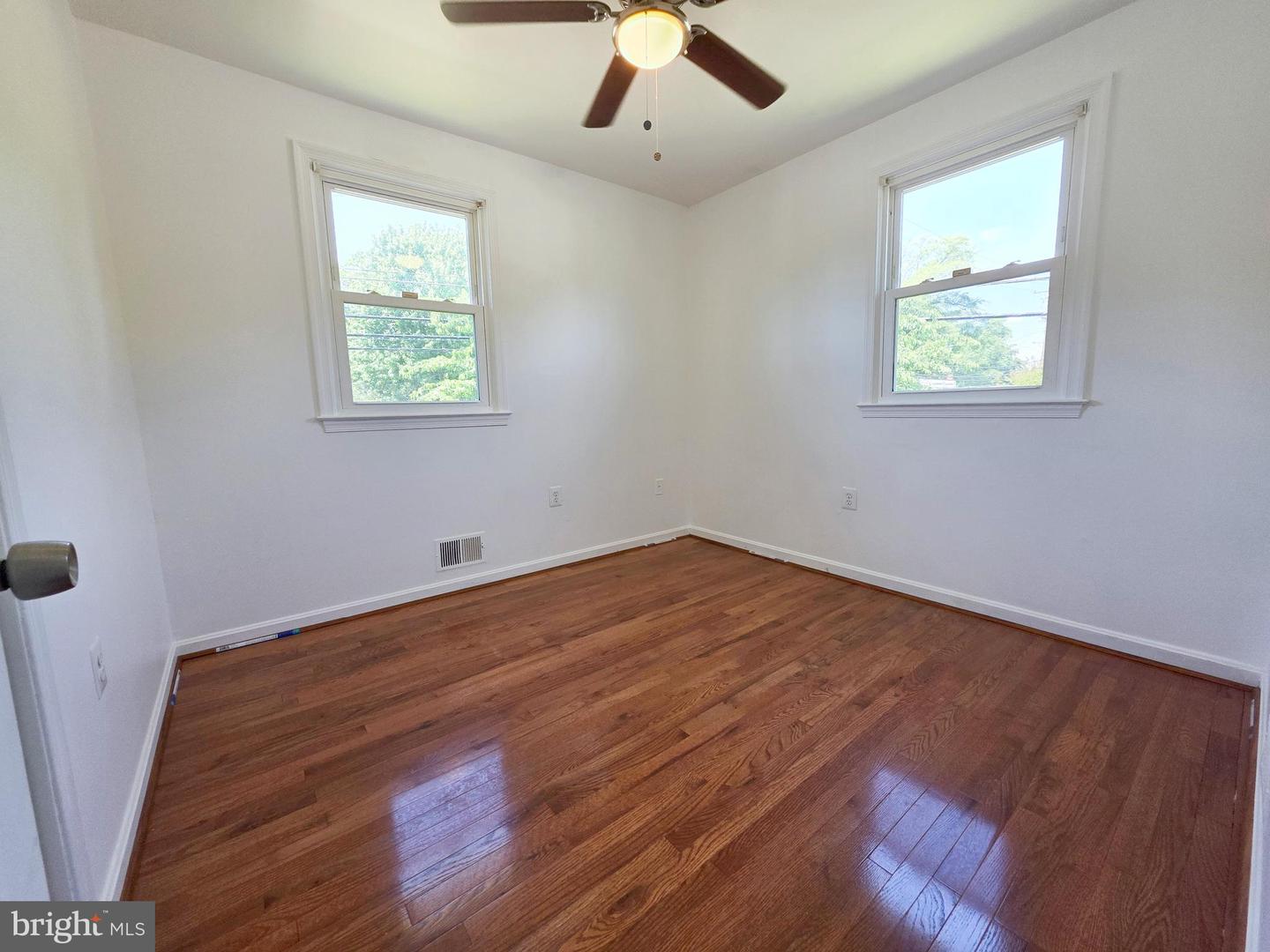 6300 Auth Rd Property Photo 10