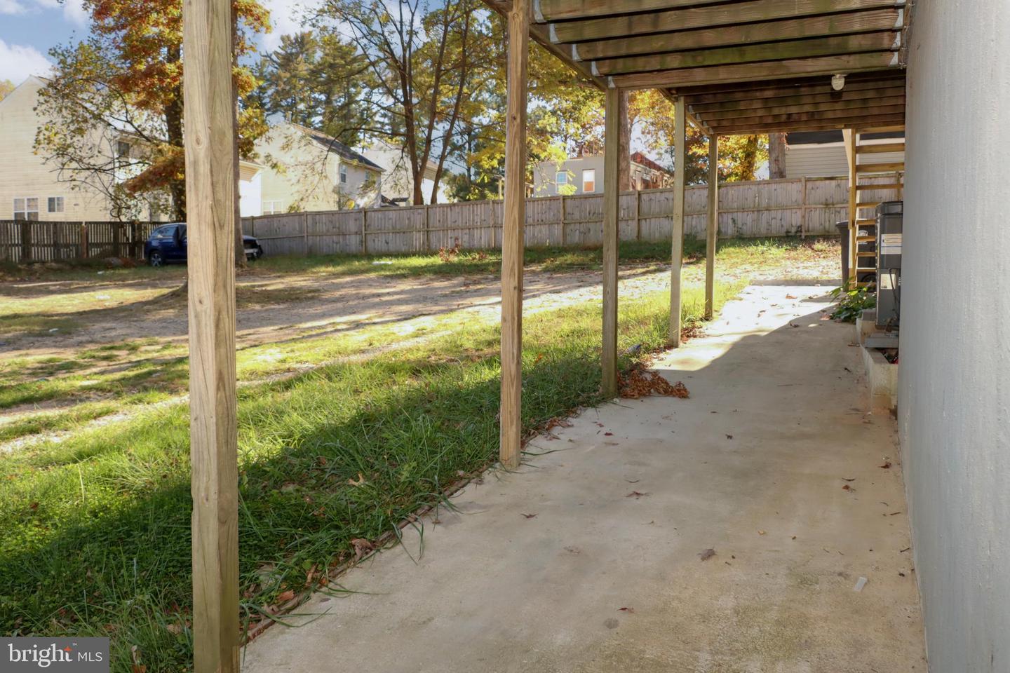 9216 Crandall Rd Property Photo 7