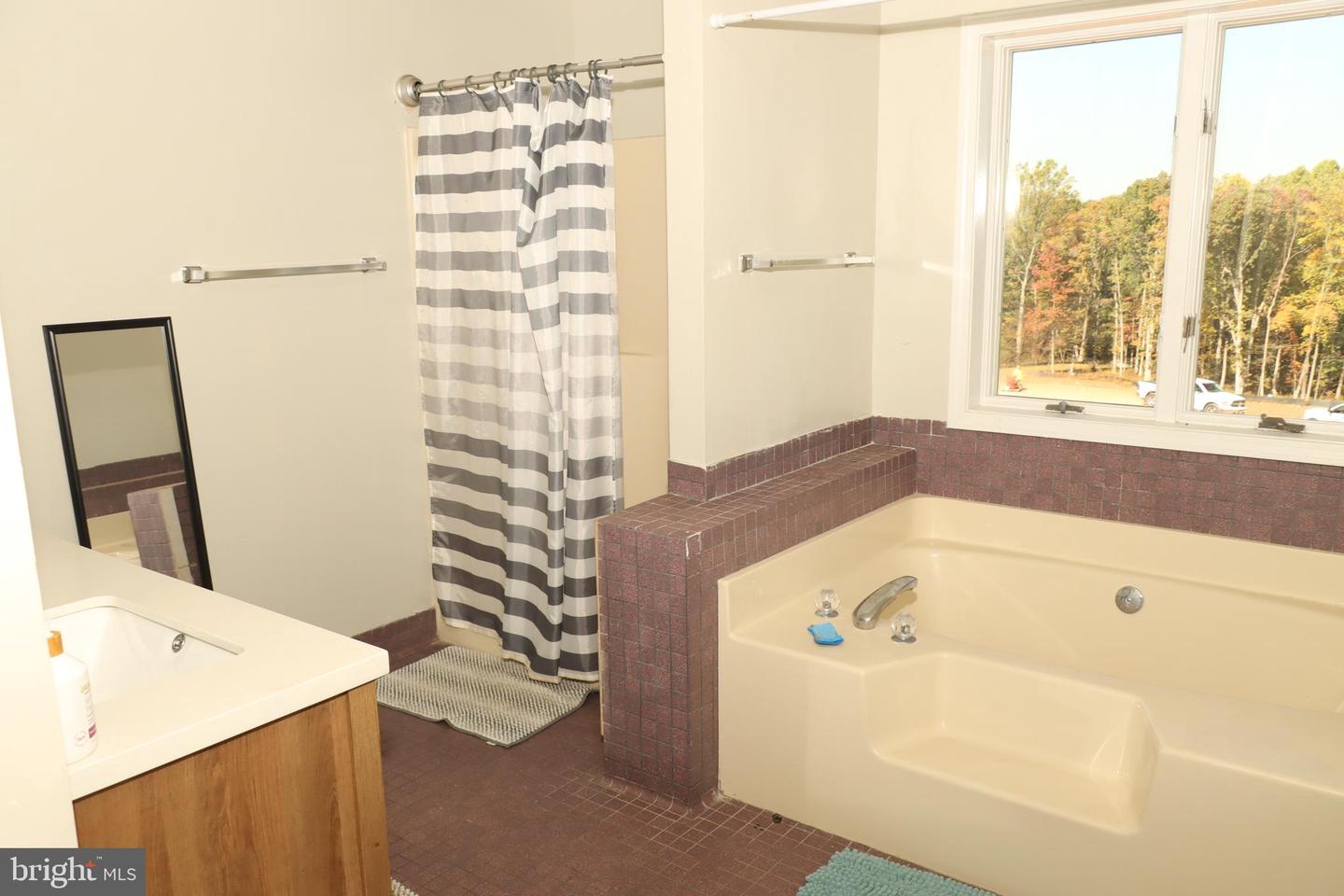 9216 Crandall Rd Property Photo 31