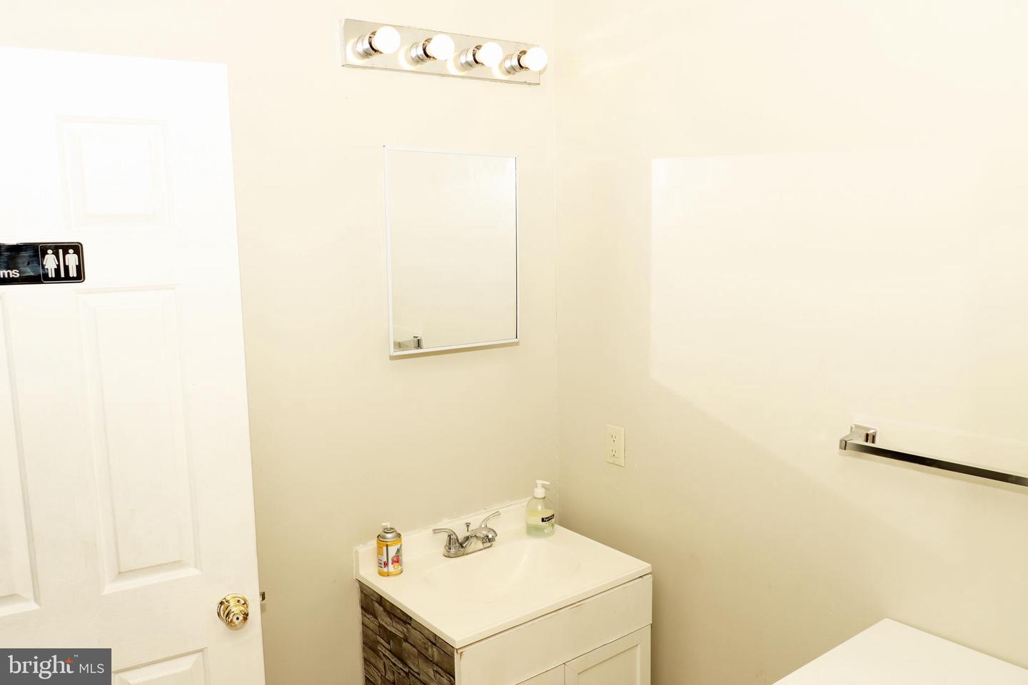 9216 Crandall Rd Property Photo 39