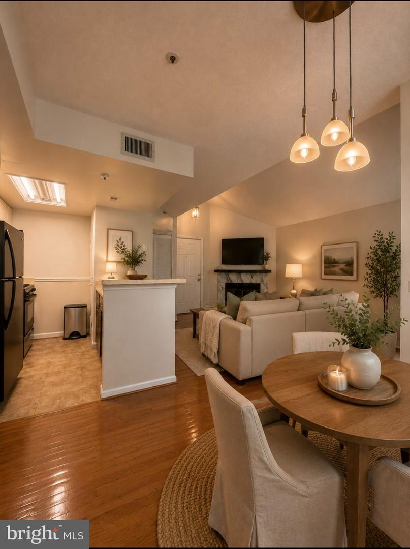 10510 Beacon Ridge Dr #14-202 Property Photo 3