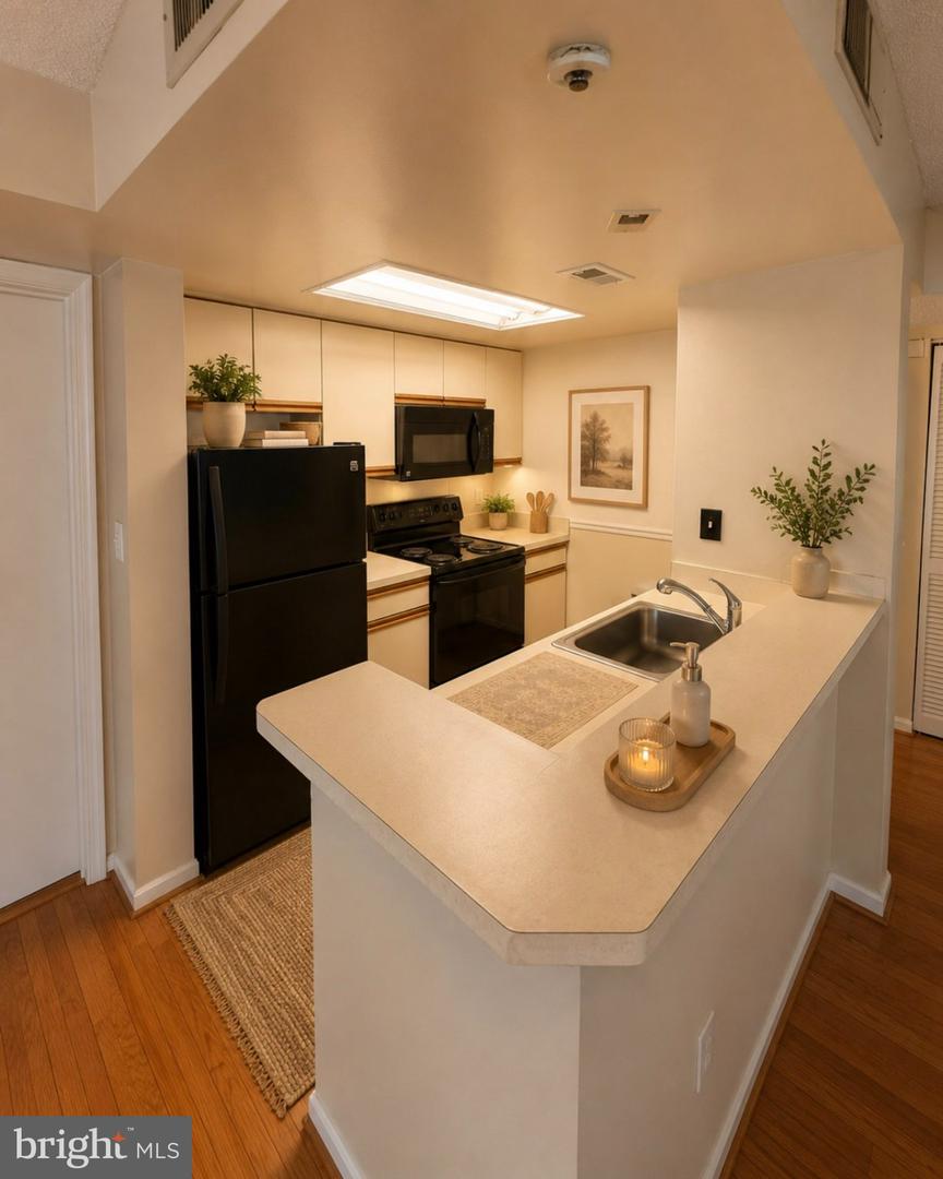 10510 Beacon Ridge Dr #14-202 Property Photo 4