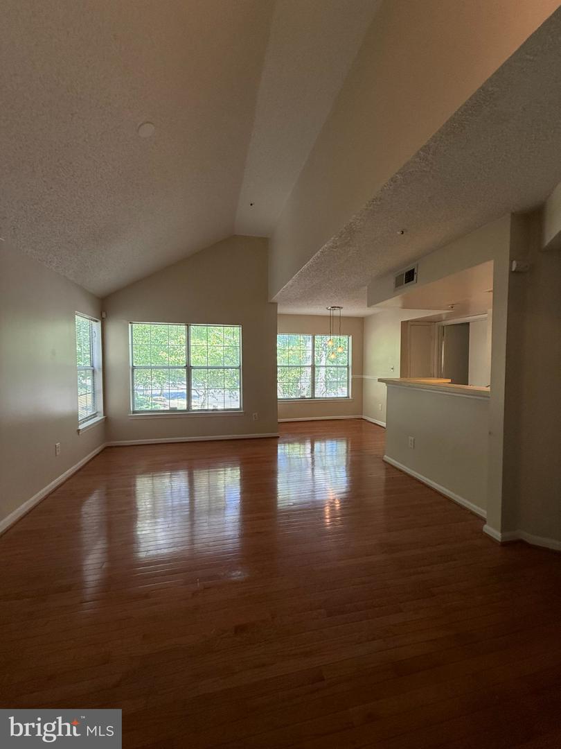 10510 Beacon Ridge Dr #14-202 Property Photo 9