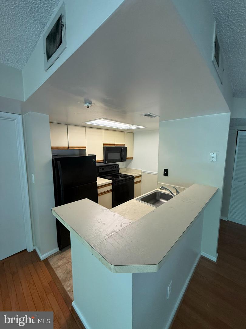 10510 Beacon Ridge Dr #14-202 Property Photo 11