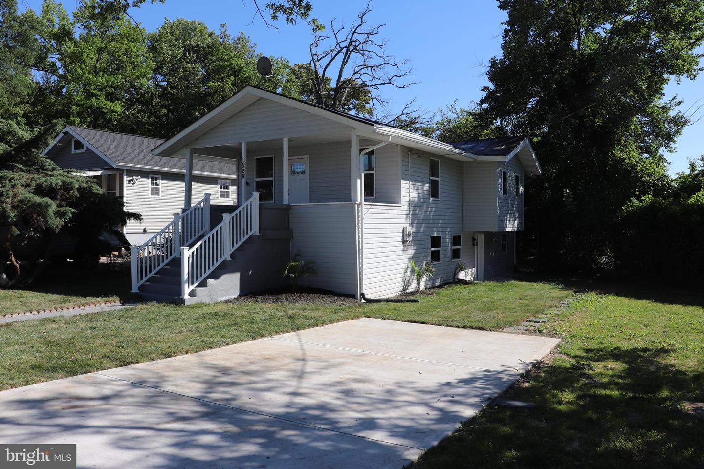 1528 Hunt Ave Property Photo 2