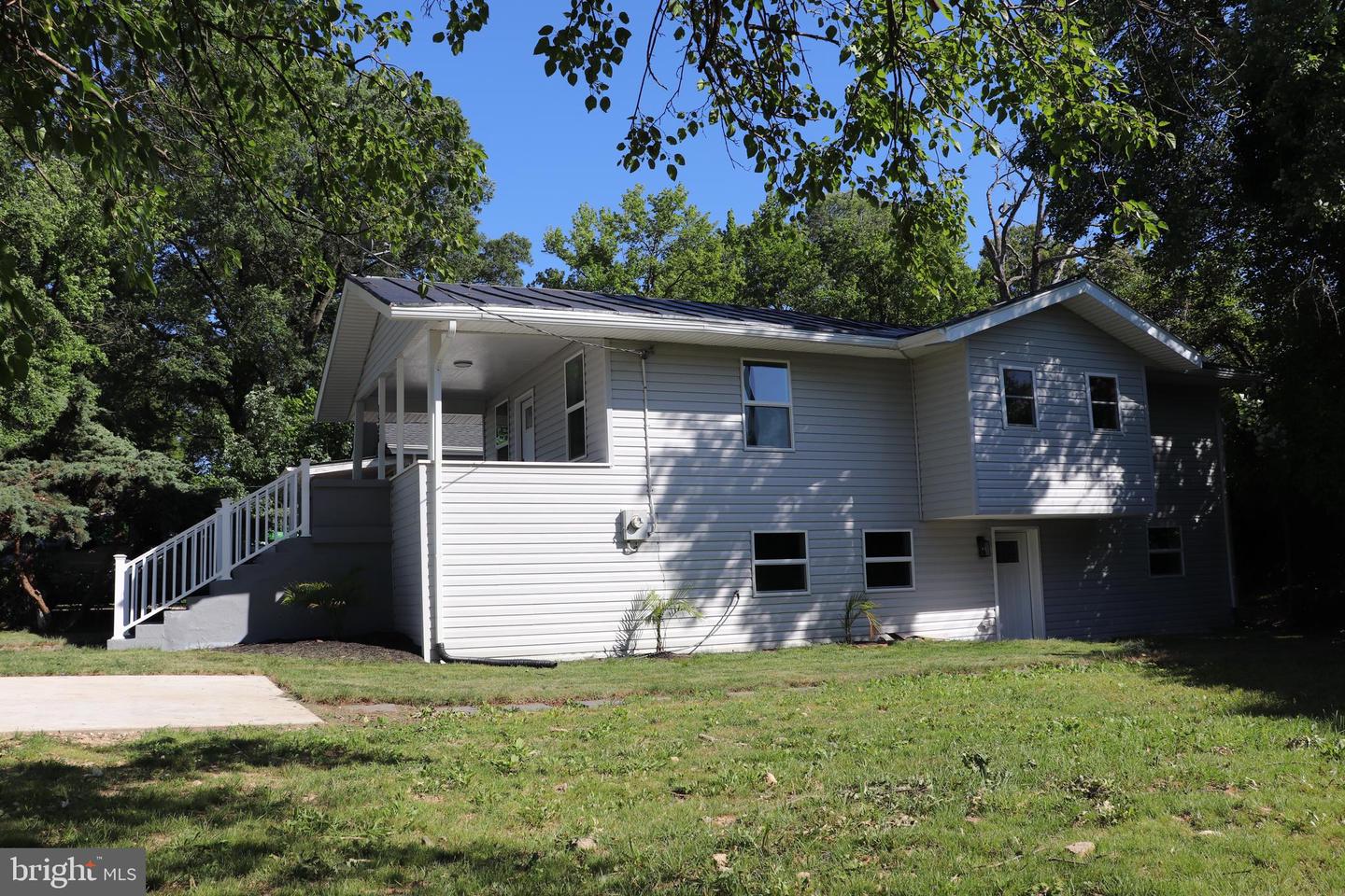 1528 Hunt Ave Property Photo 3
