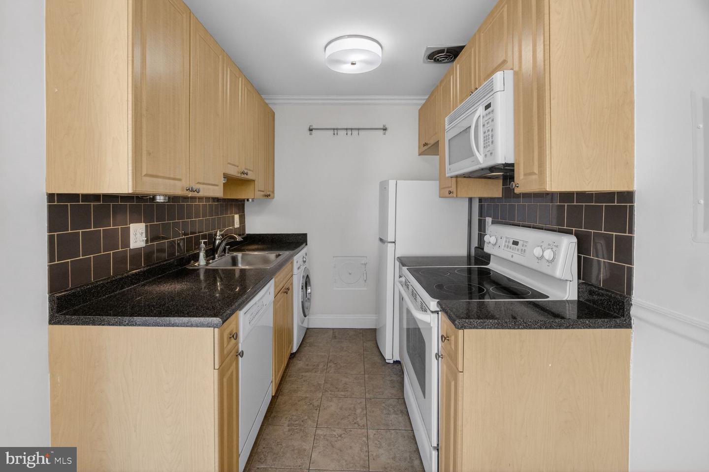 5601 Parker House Ter #304 Property Photo 7