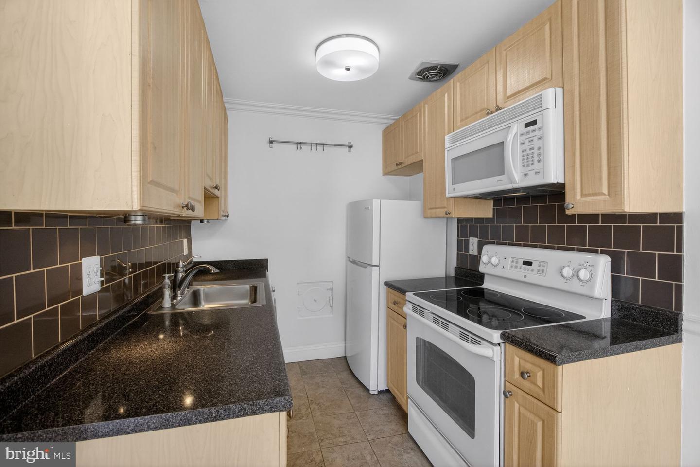 5601 Parker House Ter #304 Property Photo 8