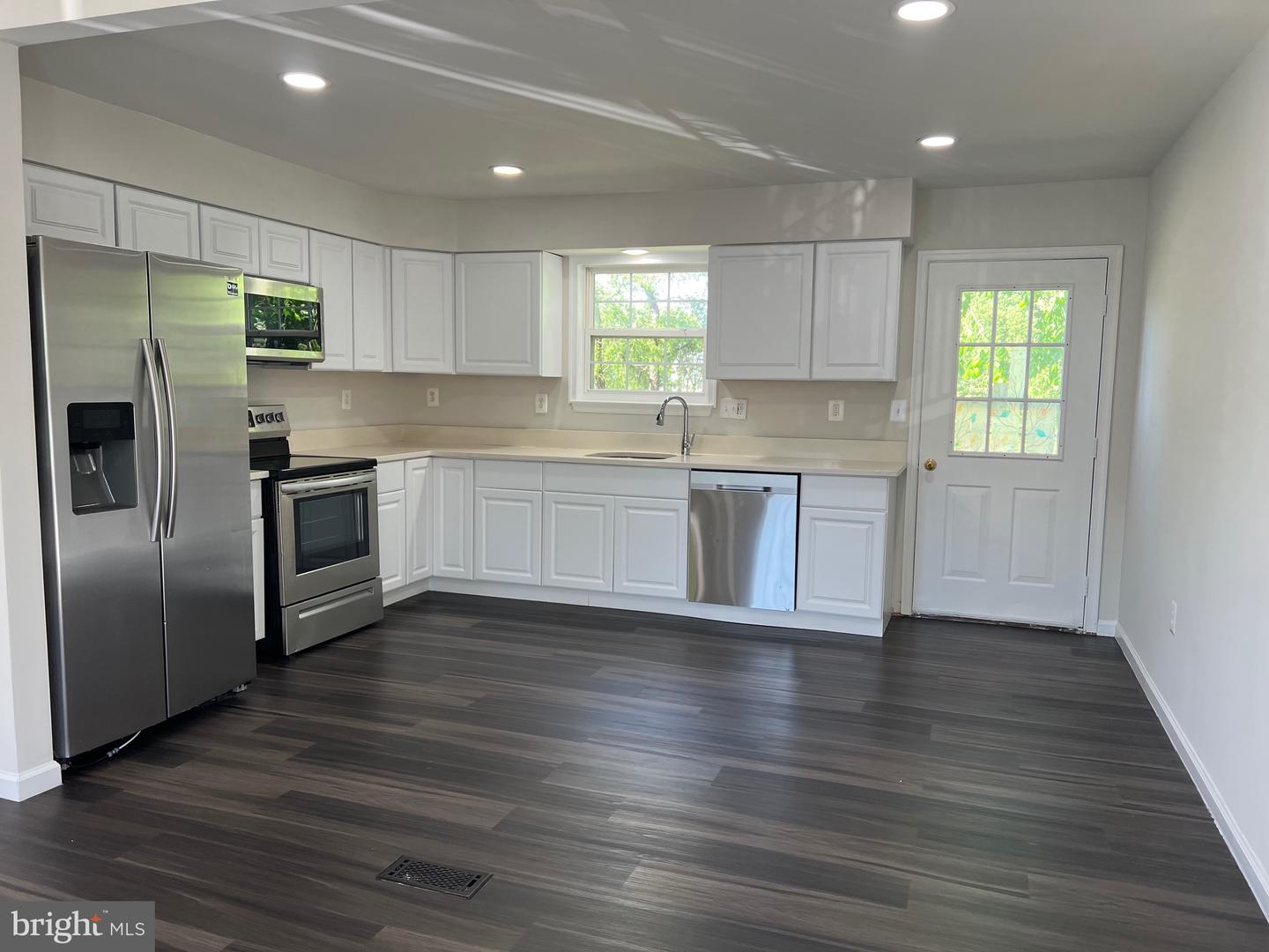 6604 Suitland Rd Property Photo 16
