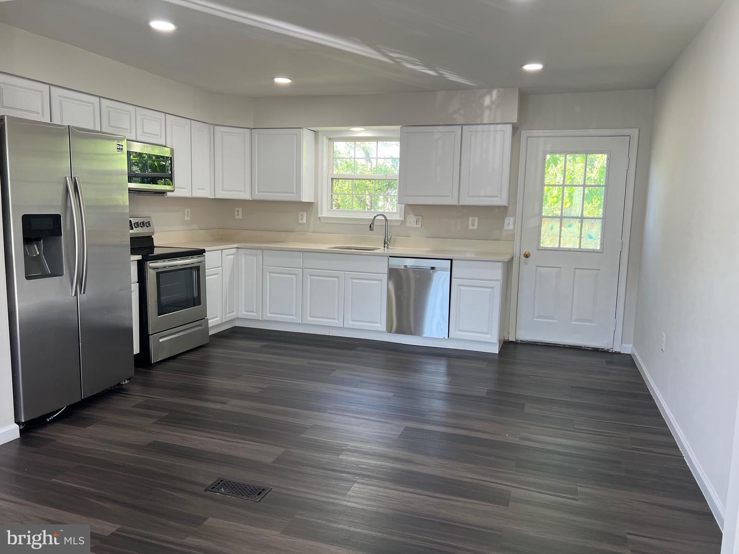 6604 Suitland Rd Property Photo 17