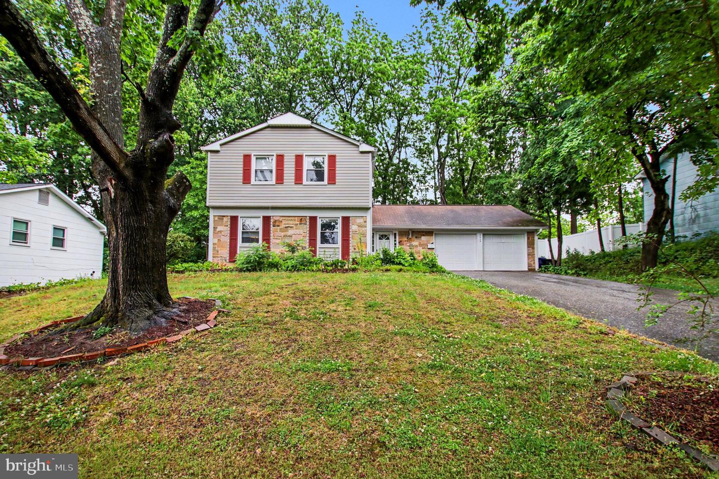 1405 Peachwood Ln Property Photo 3