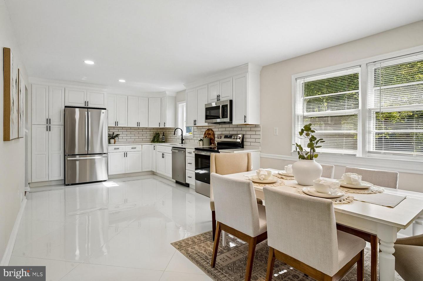 108 Dauntly St Property Photo 10