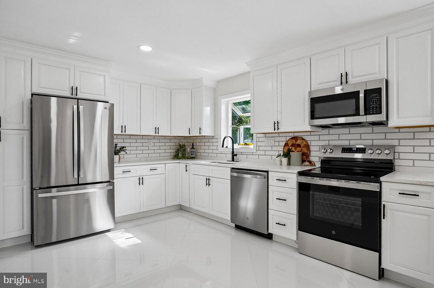 108 Dauntly St Property Photo 11