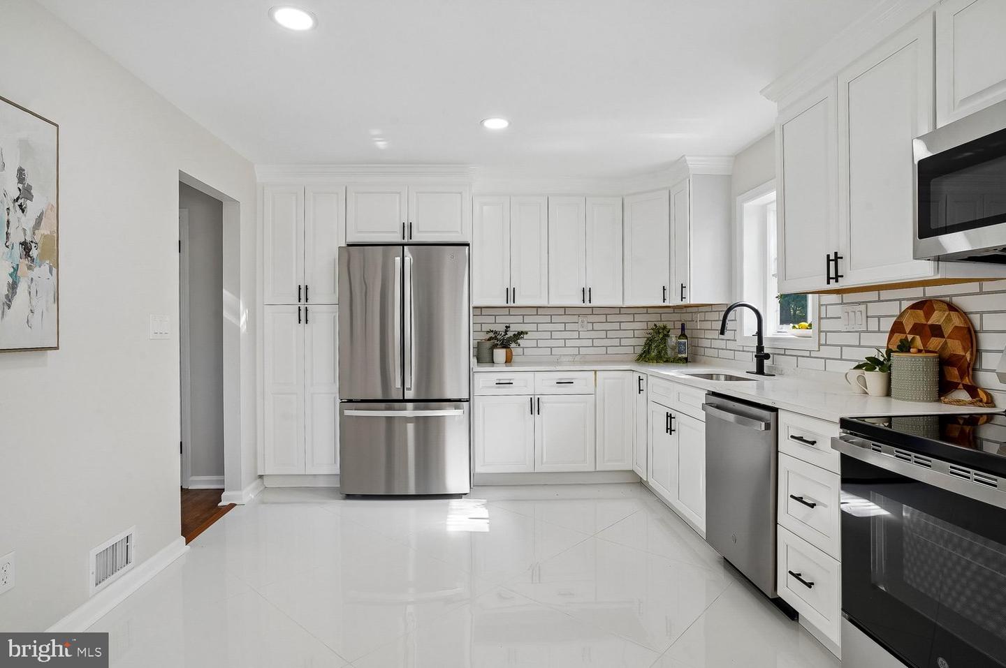 108 Dauntly St Property Photo 12