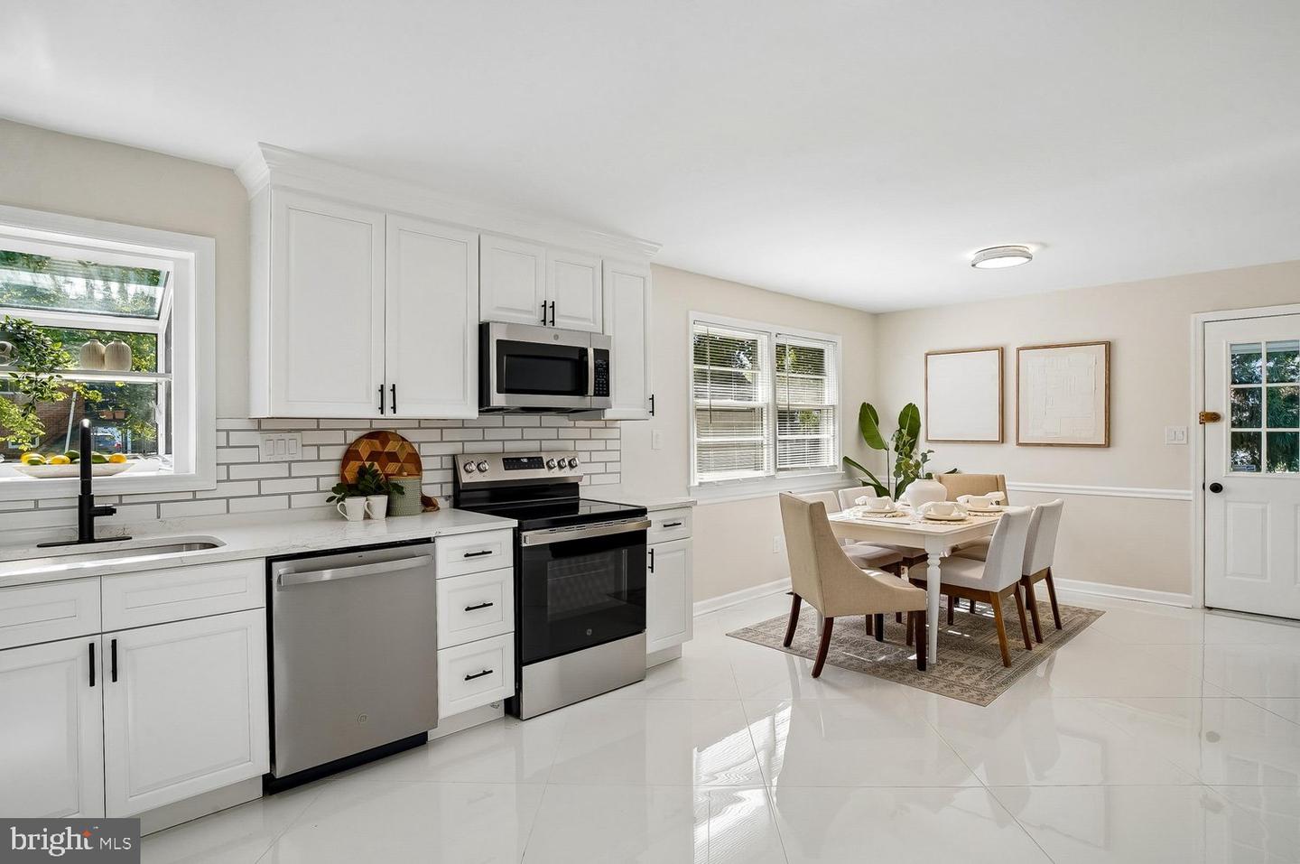 108 Dauntly St Property Photo 14