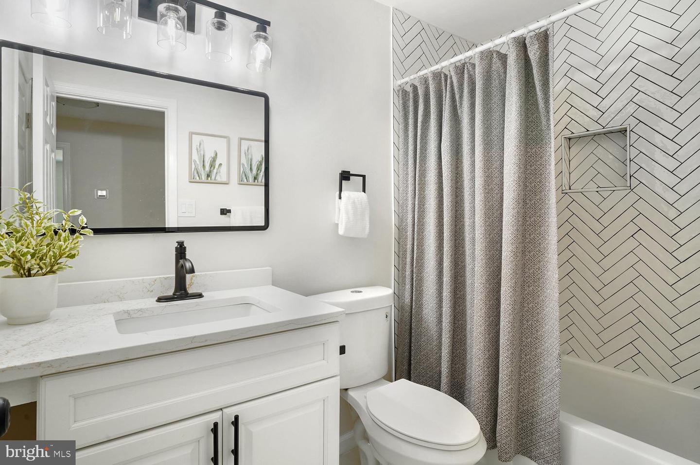 108 Dauntly St Property Photo 19