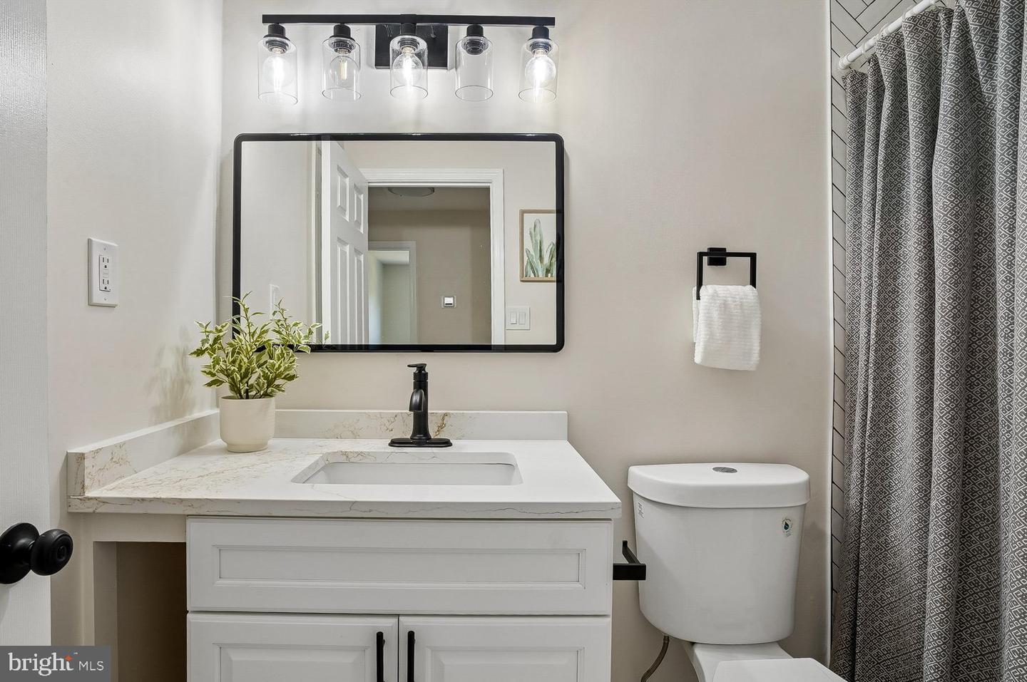 108 Dauntly St Property Photo 20