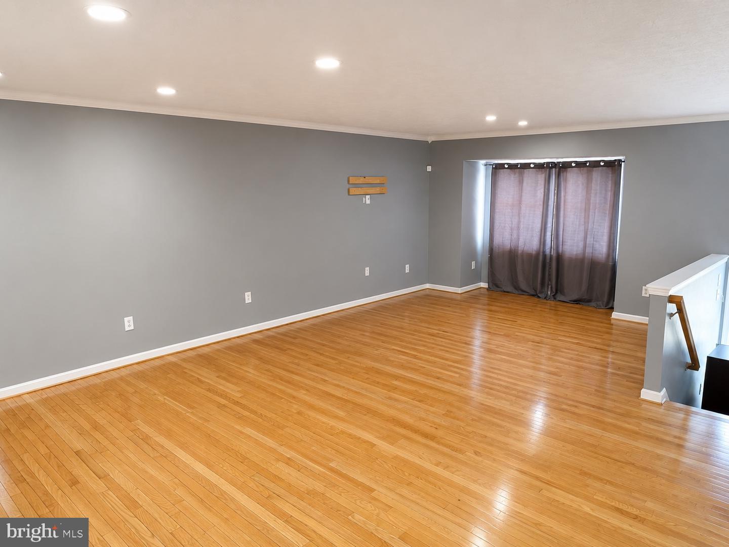 16312 Elkhorn Ln Property Photo 5