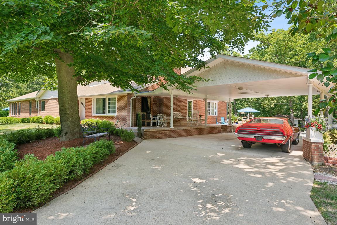 1211 Pine Ln Property Photo 7