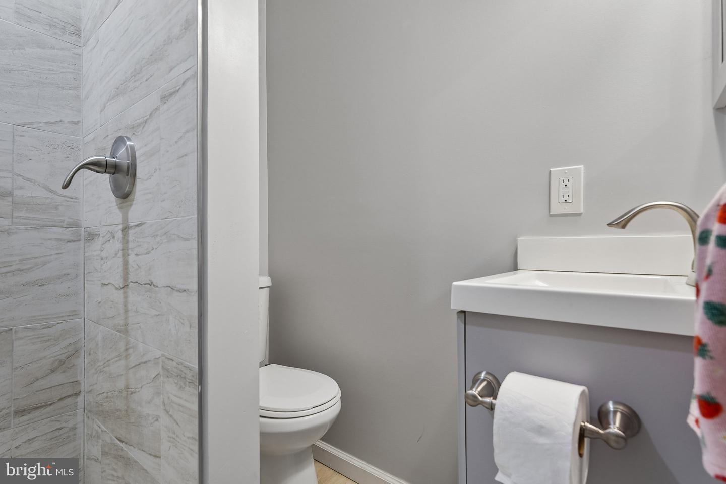 8615 Myrtle Ave Property Photo 20