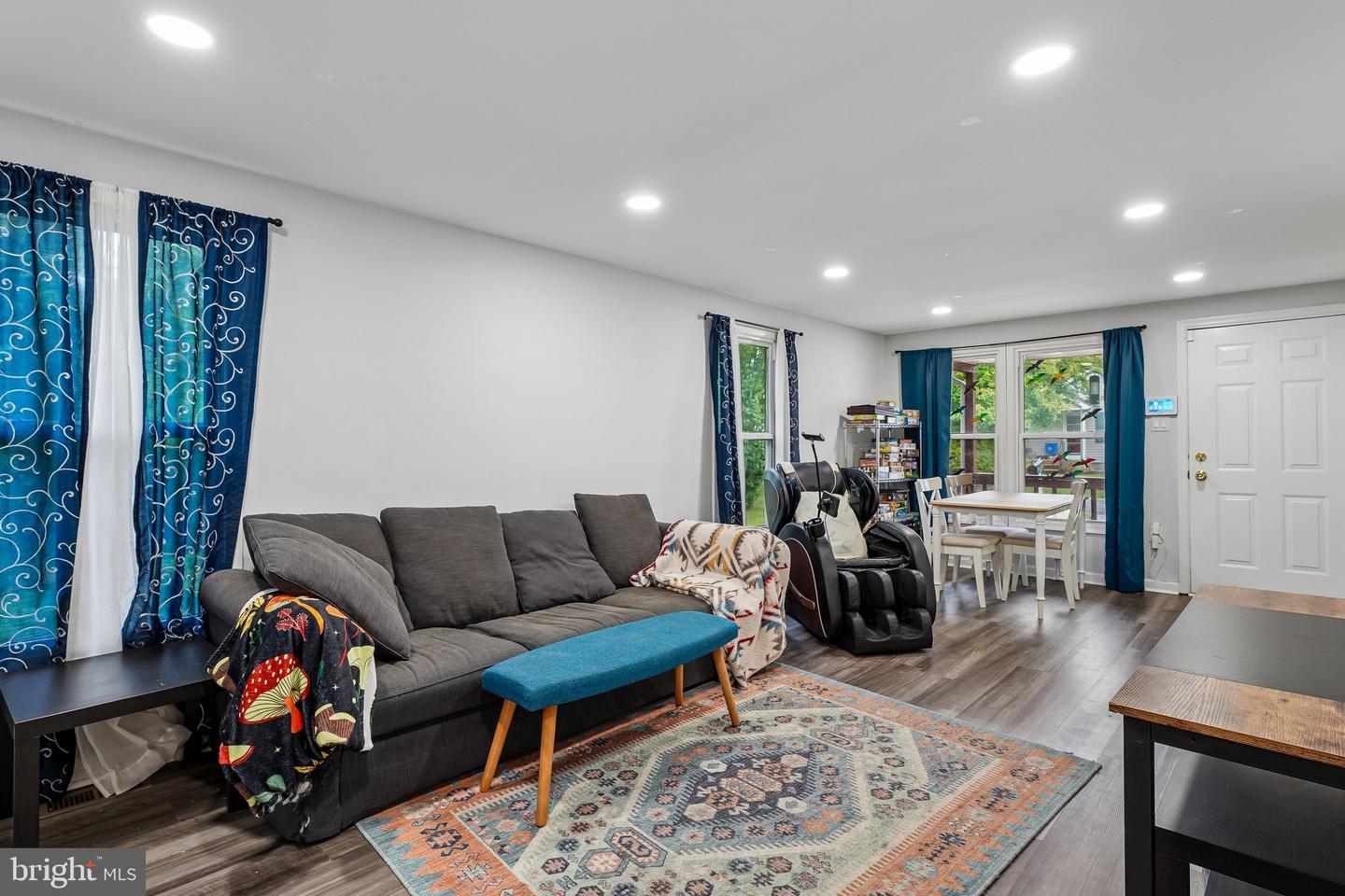 8615 Myrtle Ave Property Photo 22