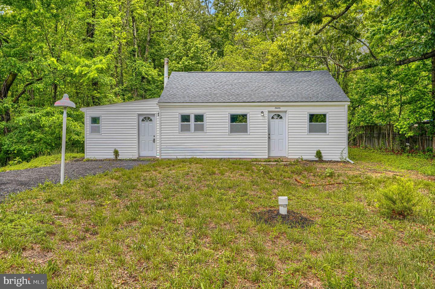 7825 Surratts Rd Property Photo 1