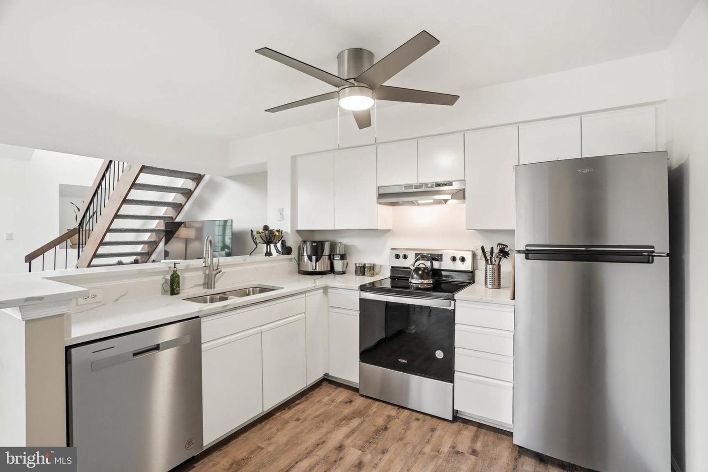 14019-b Justin Way #23-b Property Photo 13