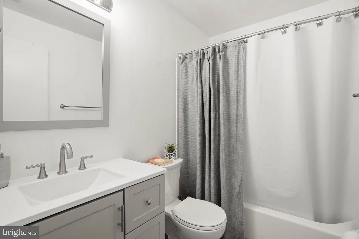 14019-b Justin Way #23-b Property Photo 24