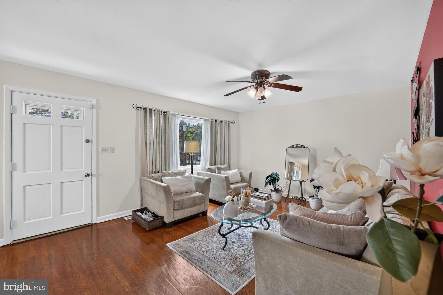6402 Gateway Blvd Property Photo 6