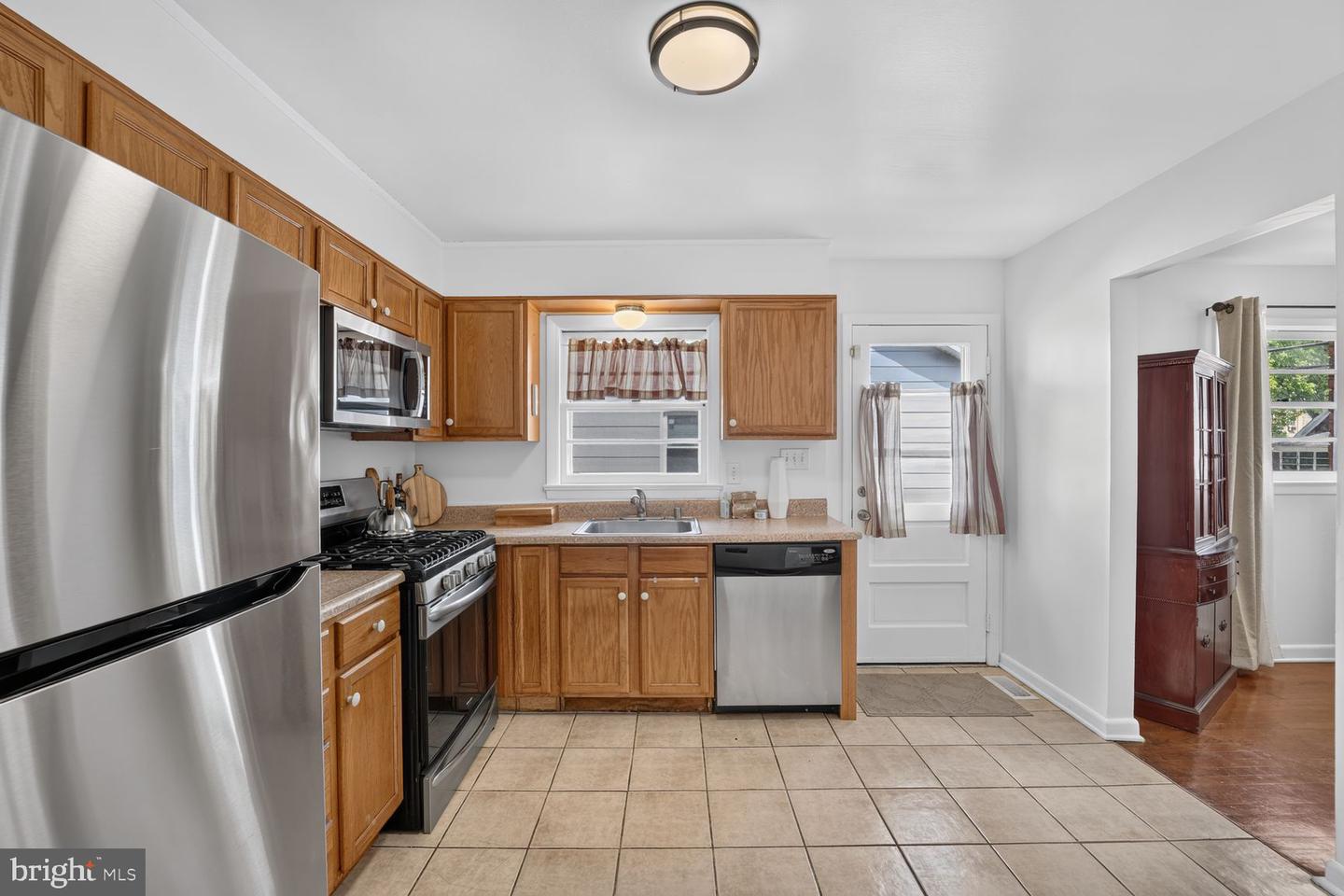 6402 Gateway Blvd Property Photo 10
