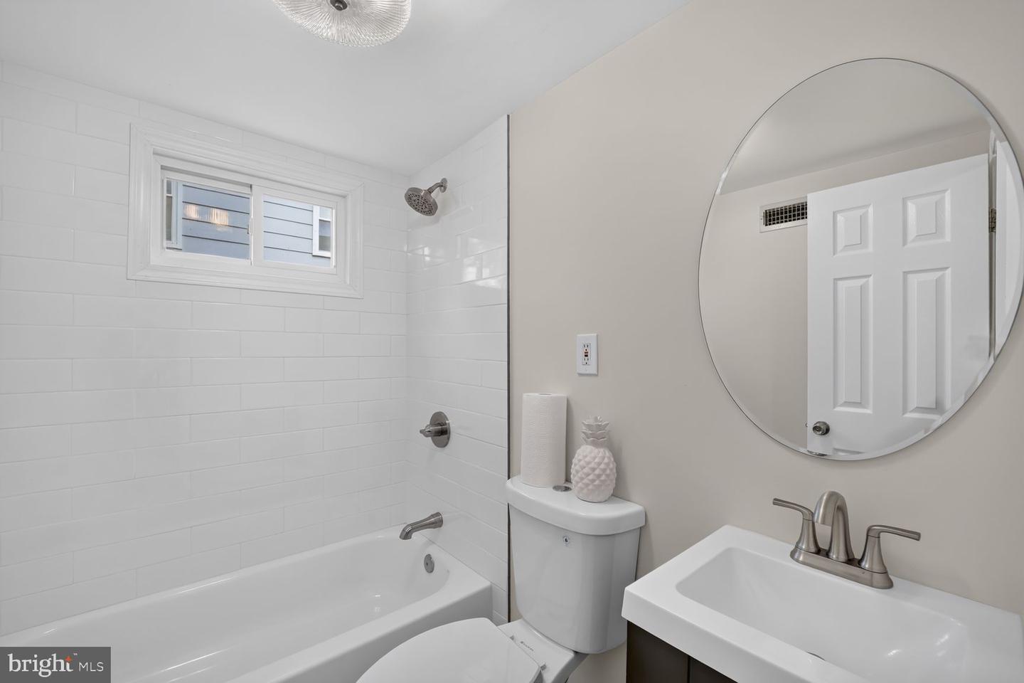 6402 Gateway Blvd Property Photo 29