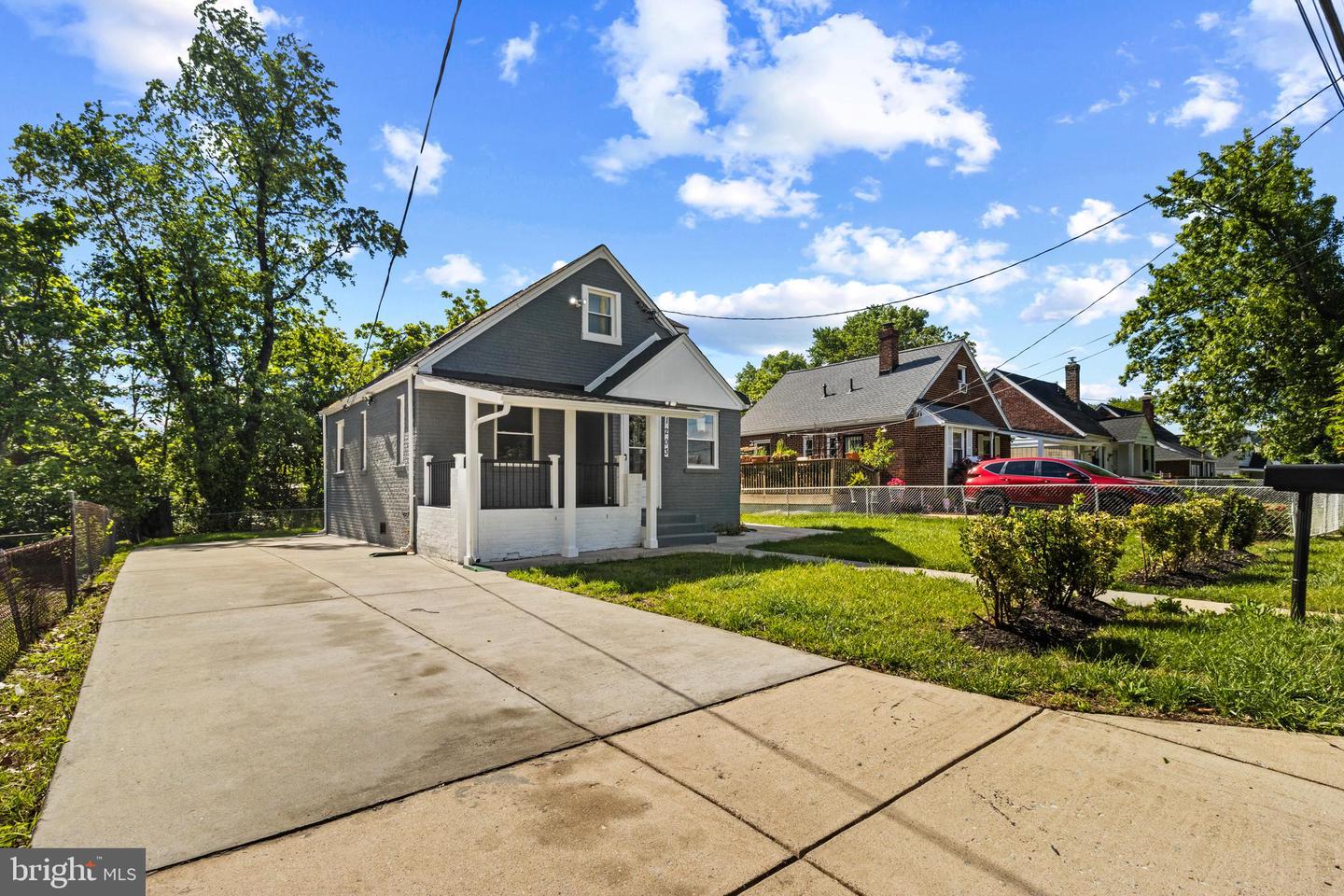 1203 Farmingdale Ave Property Photo 4