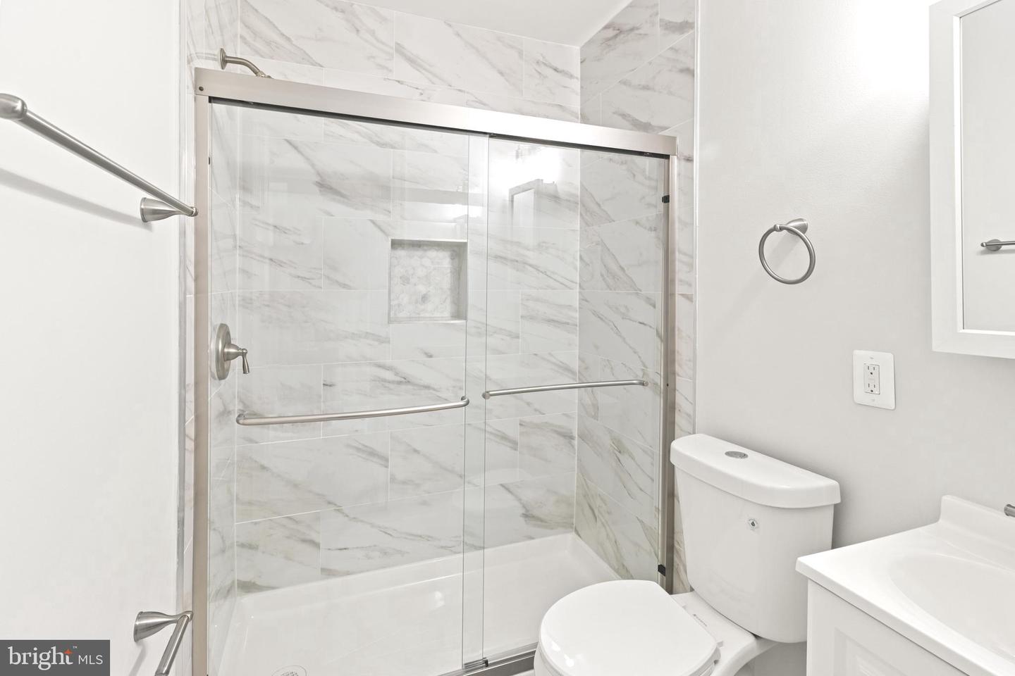 1203 Farmingdale Ave Property Photo 12