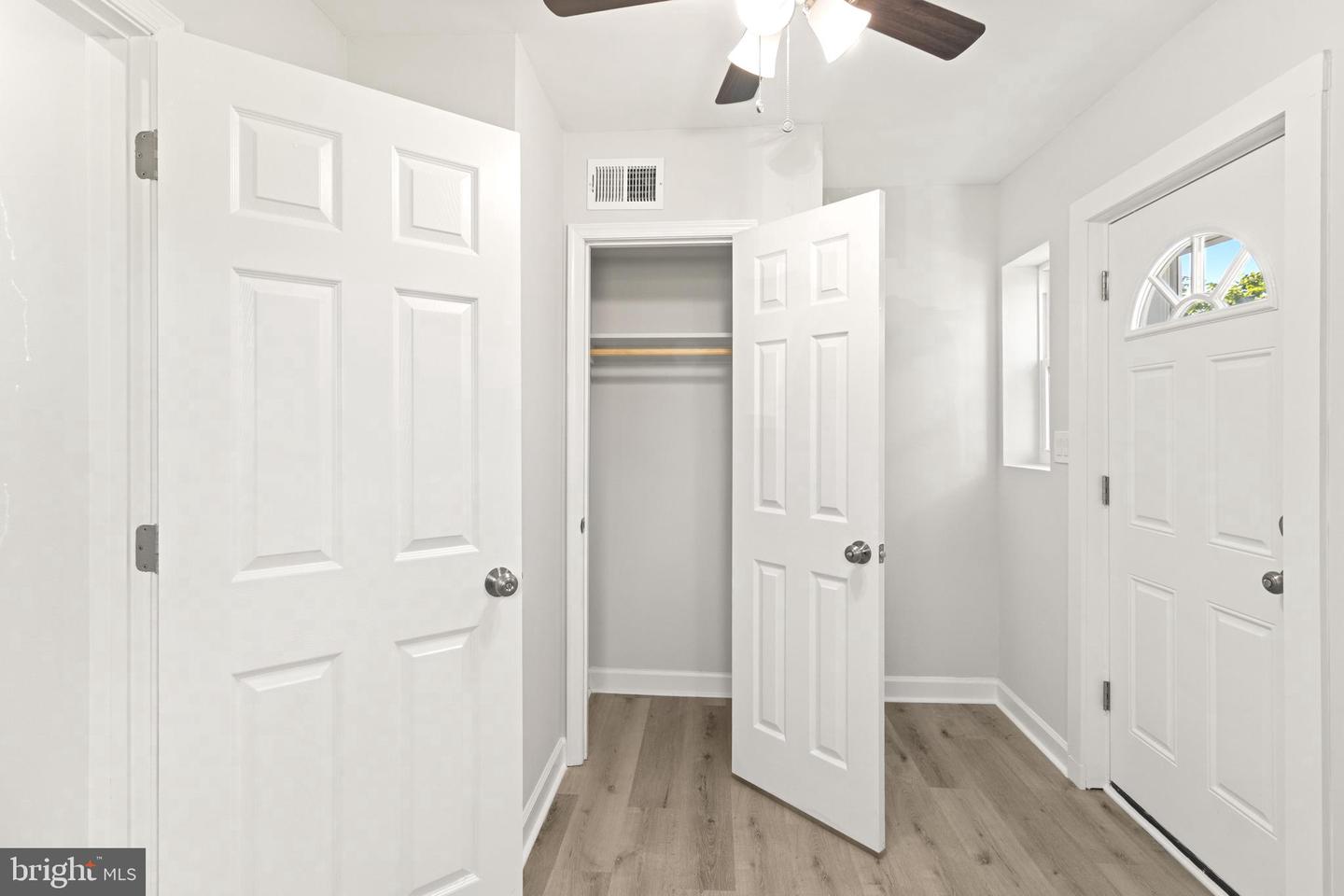 1203 Farmingdale Ave Property Photo 15