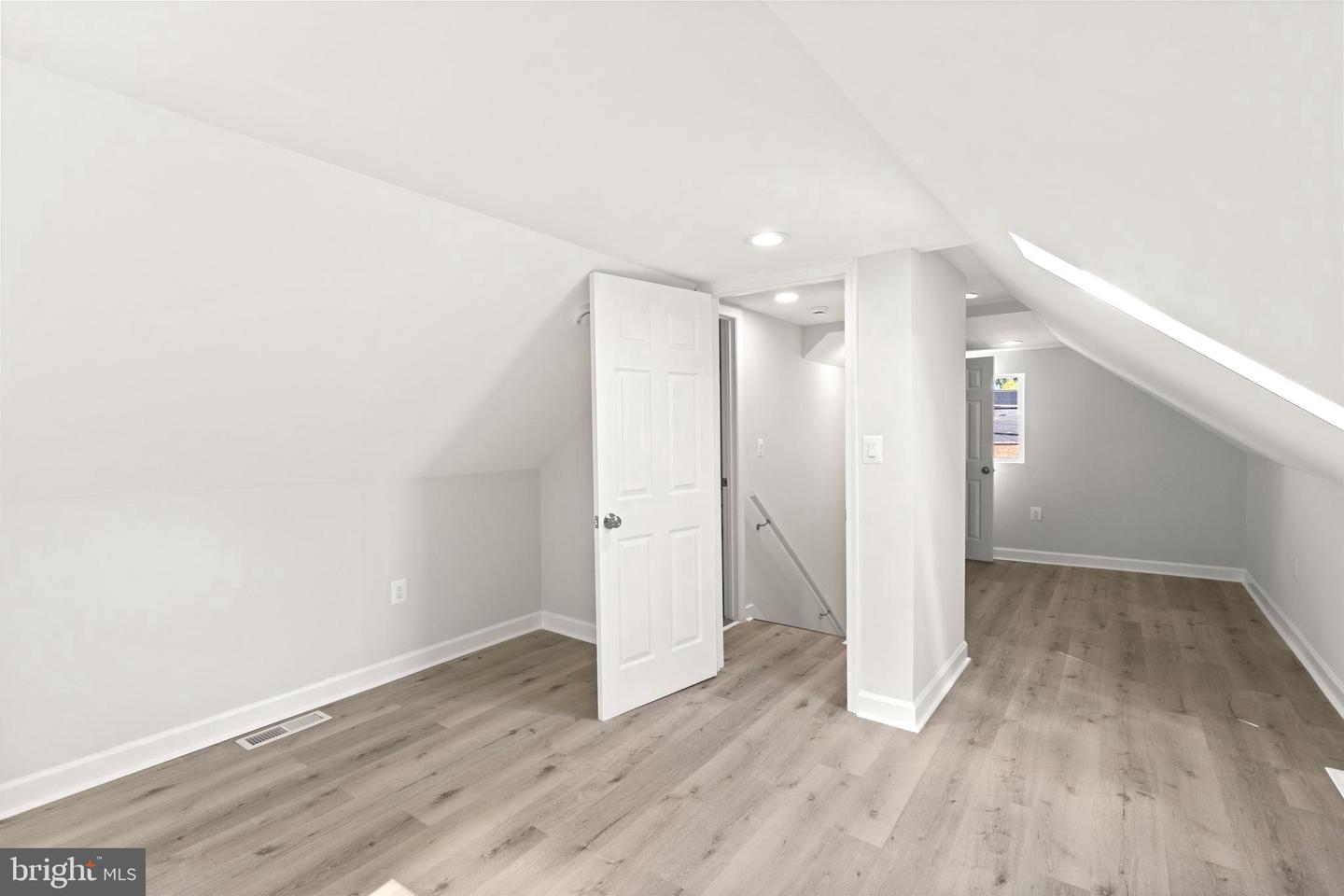 1203 Farmingdale Ave Property Photo 17