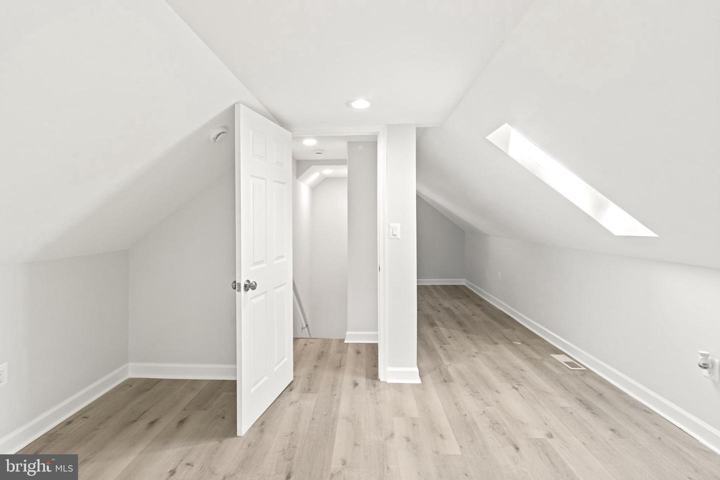 1203 Farmingdale Ave Property Photo 19
