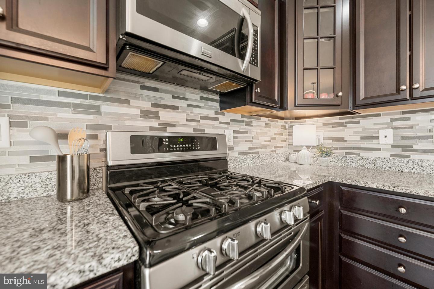 9810 Smithview Pl Property Photo 5