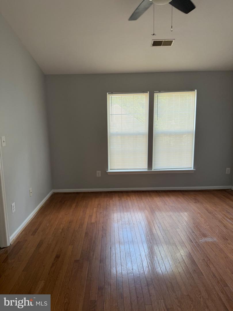 1503 Town View Ct Property Photo 5