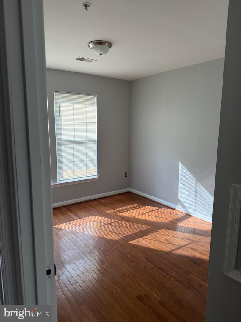 1503 Town View Ct Property Photo 6