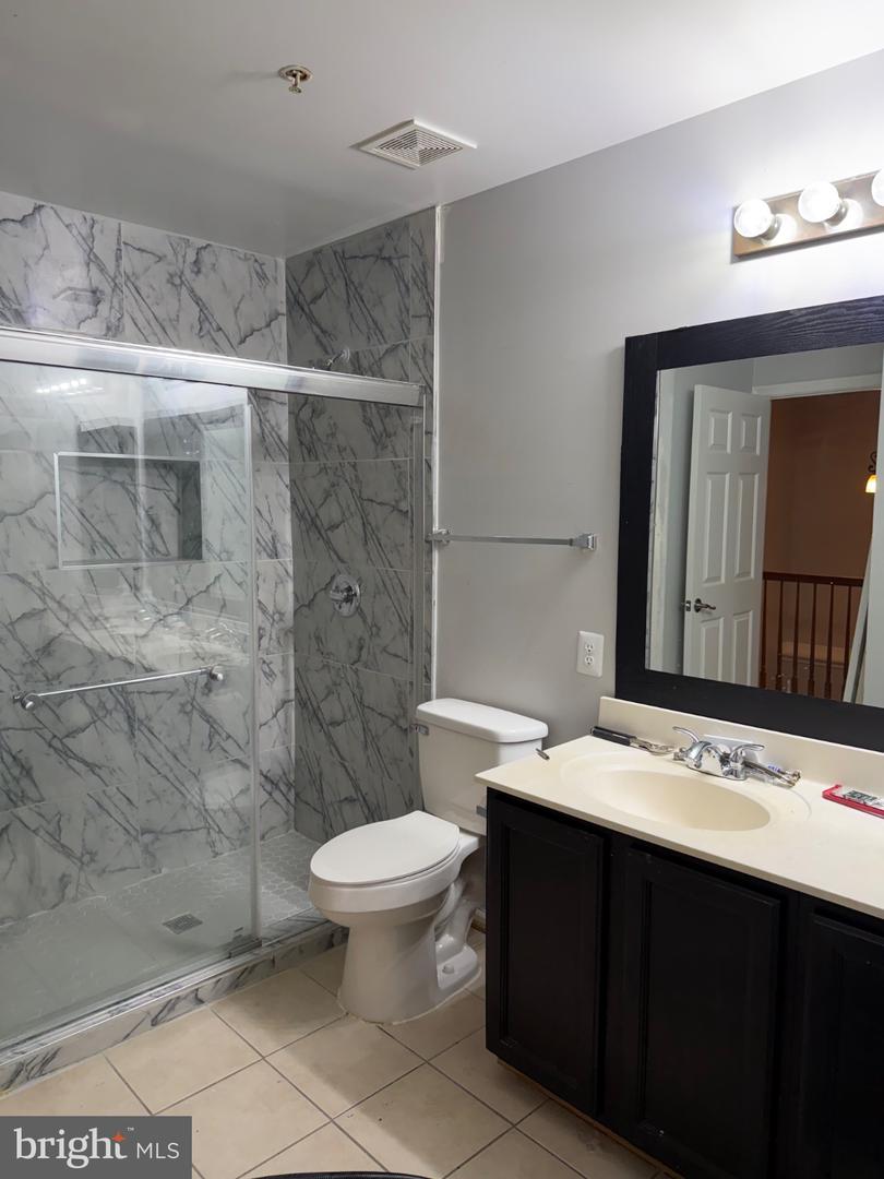 1503 Town View Ct Property Photo 9