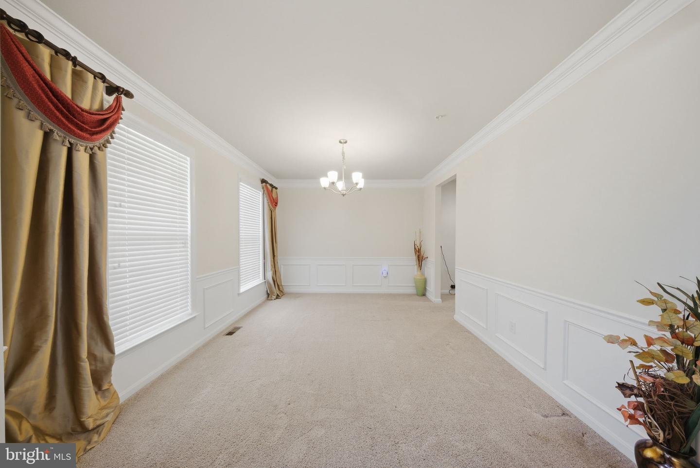 9617 Byward Blvd Property Photo 6