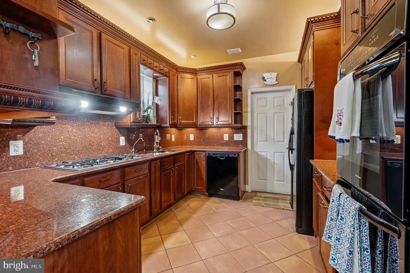 3930 Allison St Property Photo 16