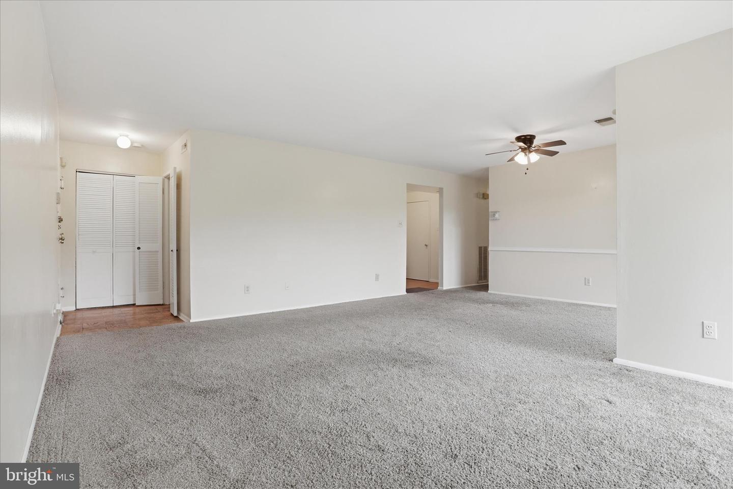 10214 Prince Pl #8-202 Property Photo 4