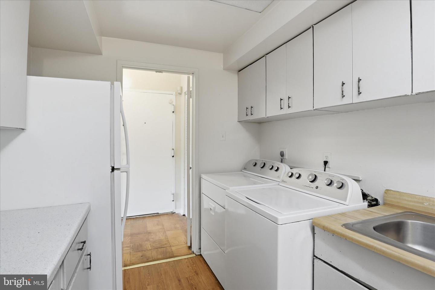10214 Prince Pl #8-202 Property Photo 10