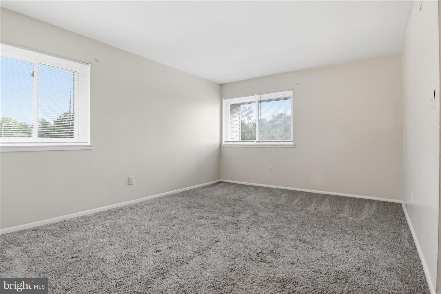 10214 Prince Pl #8-202 Property Photo 13